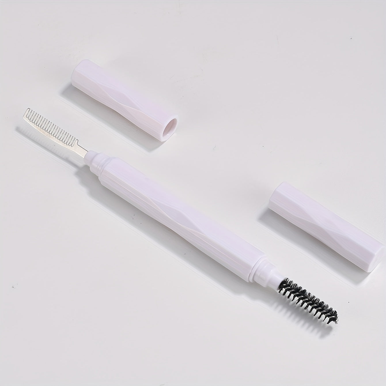 2-in-1 Dual-Ended Eyelash And Eyebrow Brush With Caps - SIJ3
