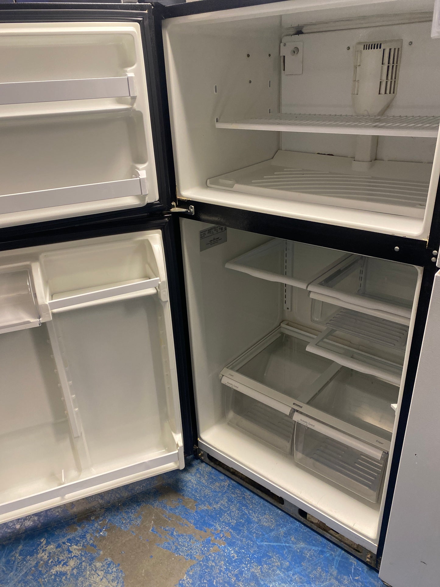 Kenmore 33” wide Top-Freezer Refrigerator