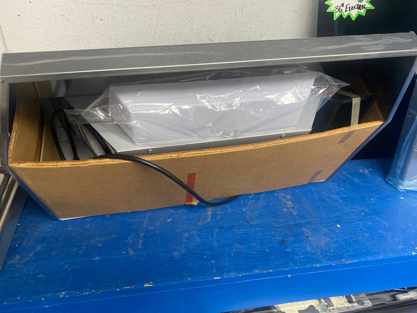 Broan 30” Stainless steel Vent Hood