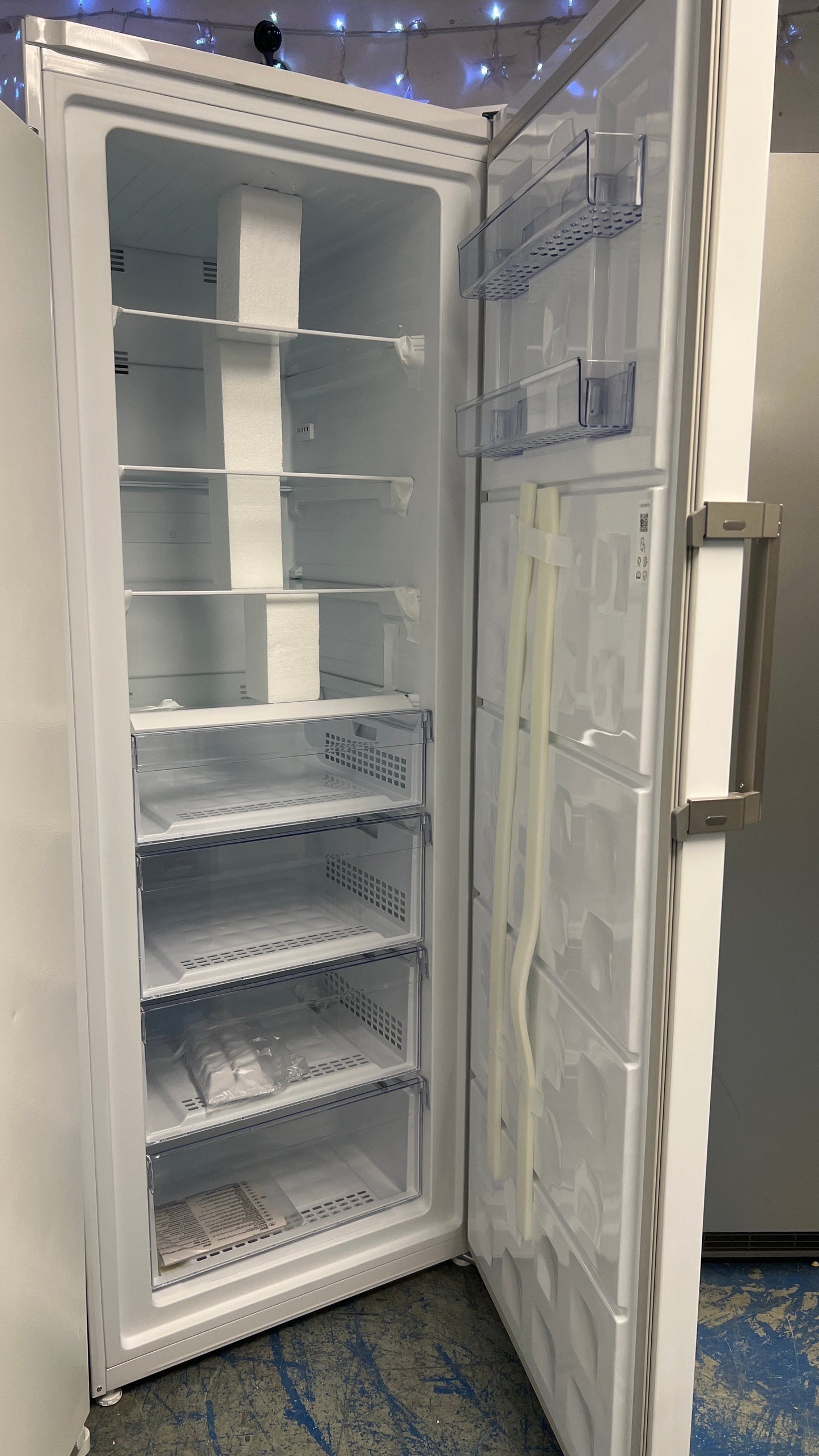 Beko Up Right Freezer 14.26 cu. ft. 28”