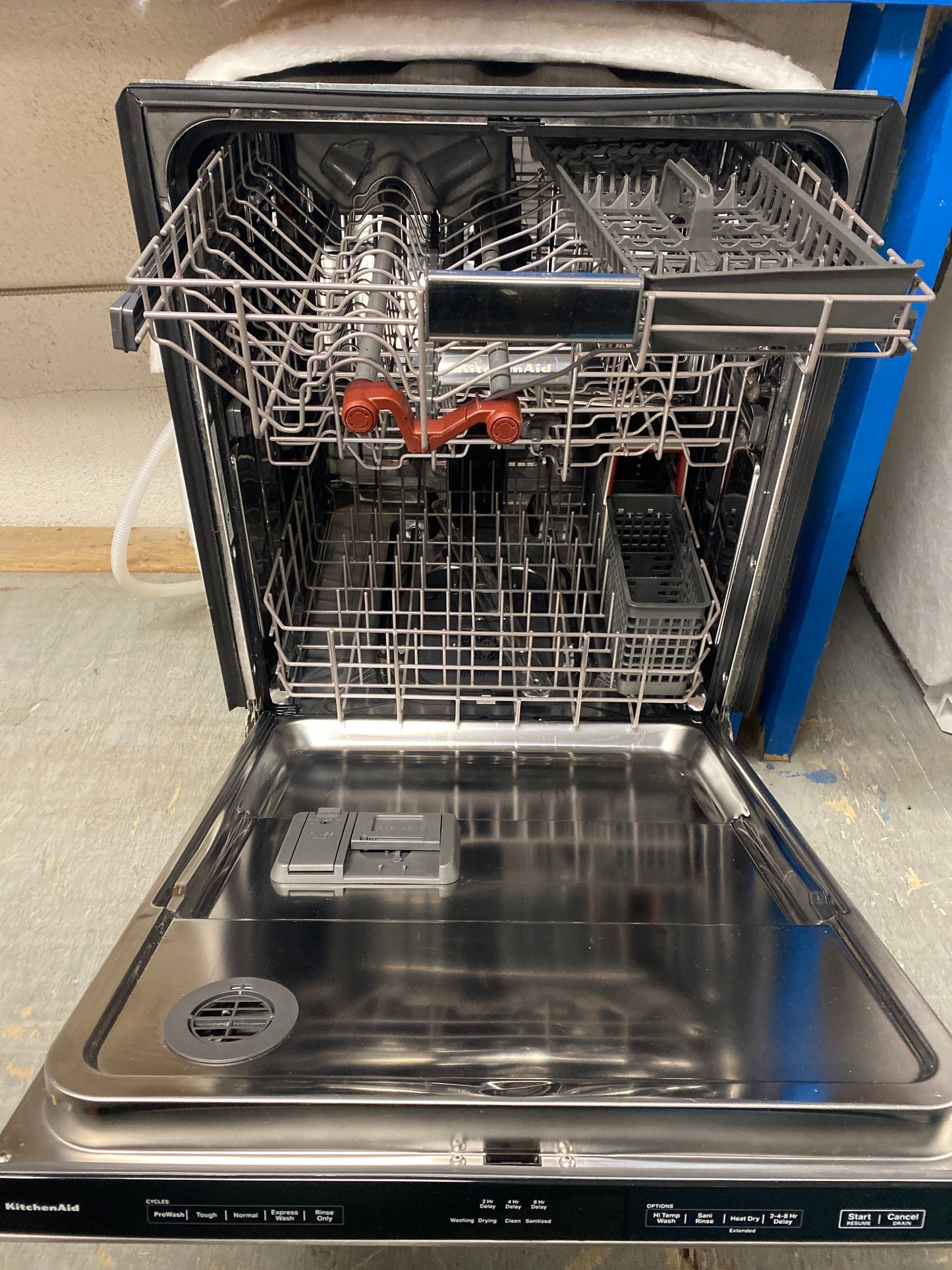 Kitchenaid 24” stainless steel Dishwasher w/ 3rd rack