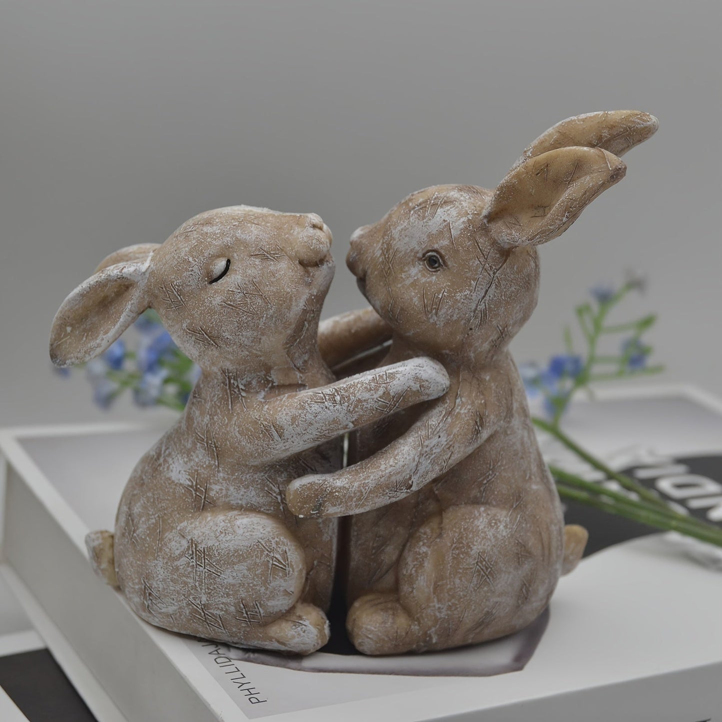 2pcs Charming Resin Rabbit Couple Figurines - VSQM