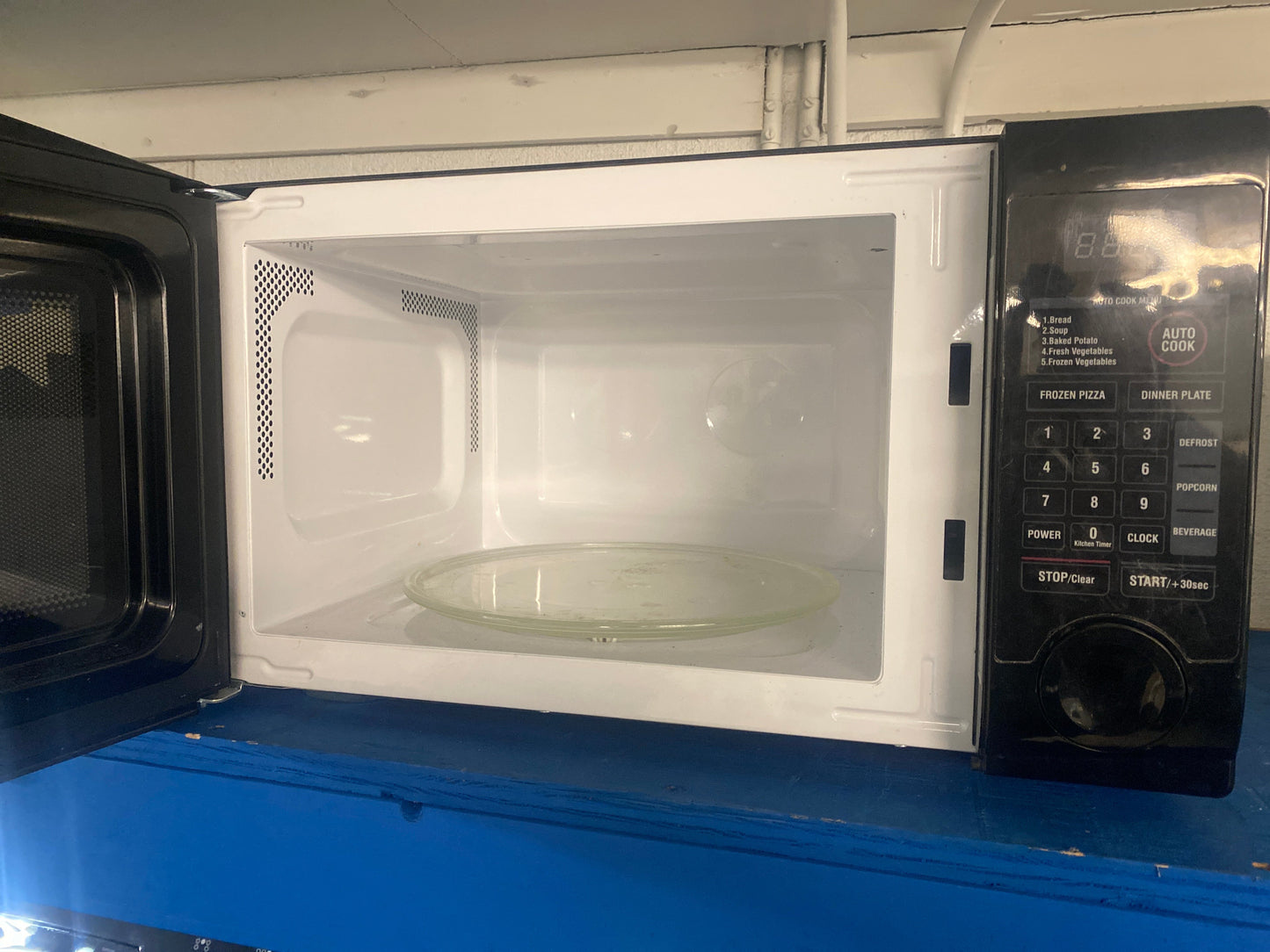 Magic Chef counter Top Microwave