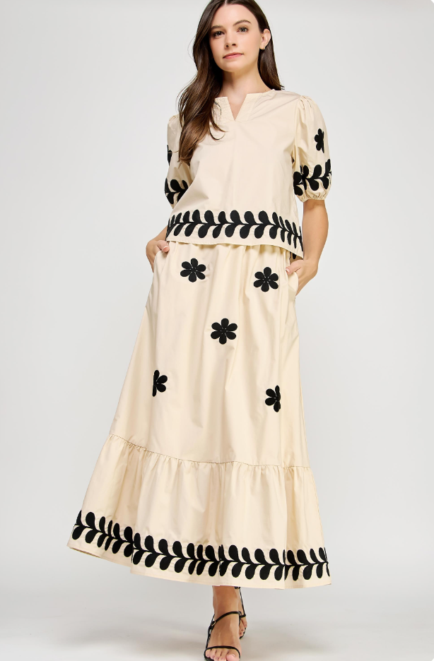 Jill Flower Embroidered Top