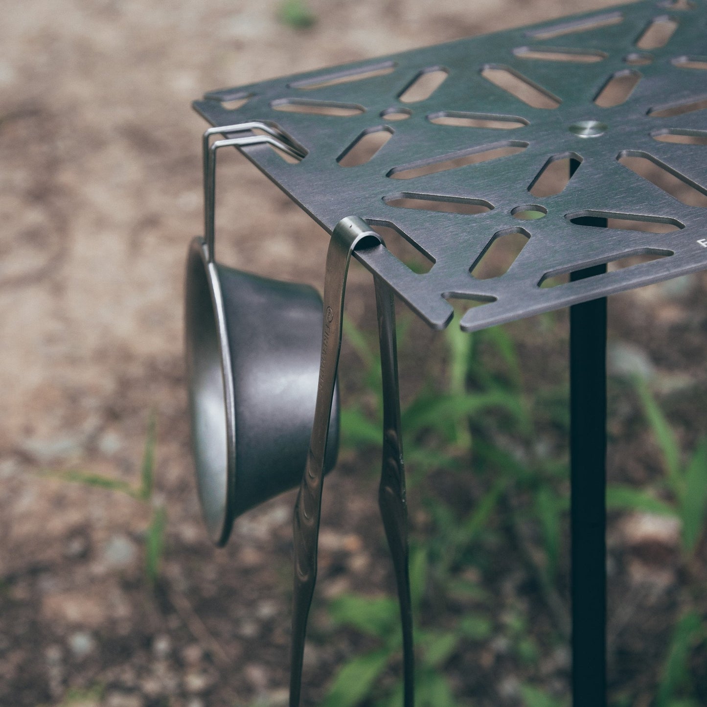 Dandelion Buddy Table