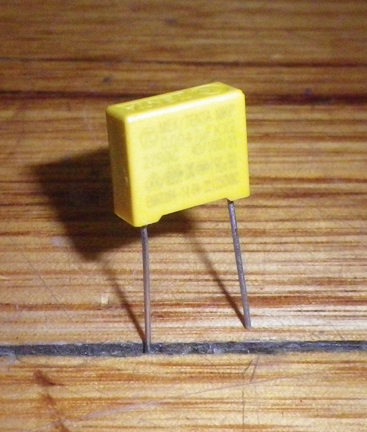 0.0047uF 275VAC X2 Mains Suppression Capacitor - Part # .0047MKPX2-275-10