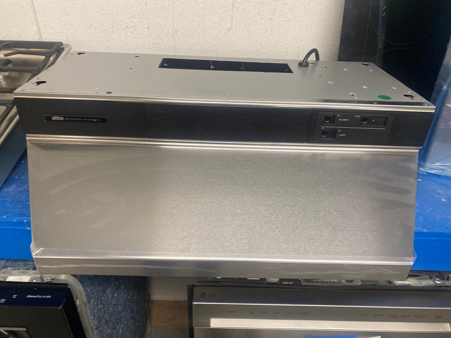 Broan 30” Stainless steel Vent Hood