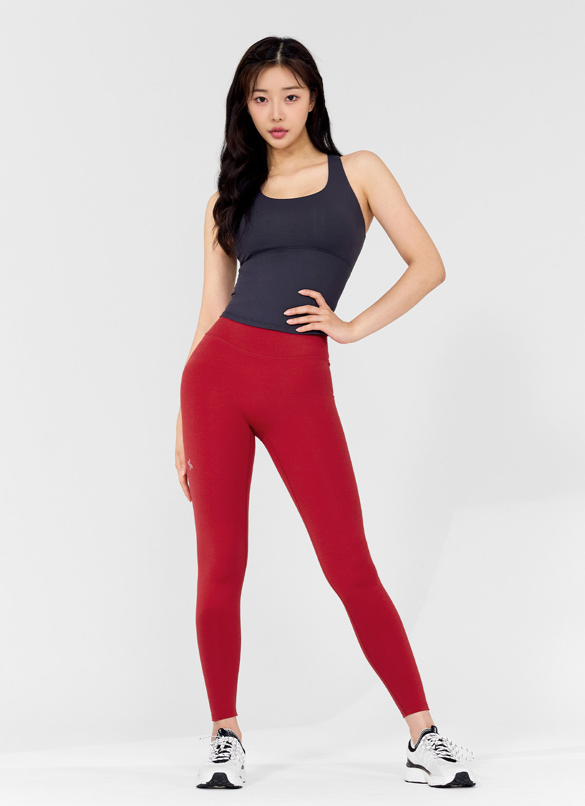 [1+1] Back Slit Round Top