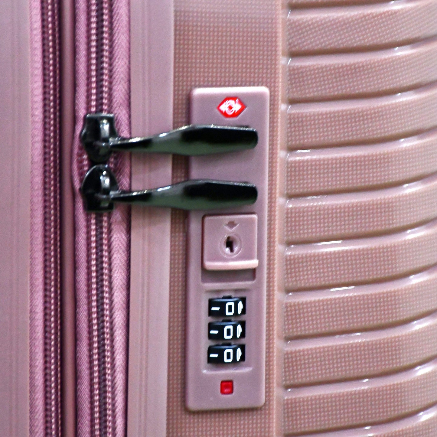 Sumo Travelite Pro 360Â° Expandable Pp Luggage 3Pc Set 20/24/28"