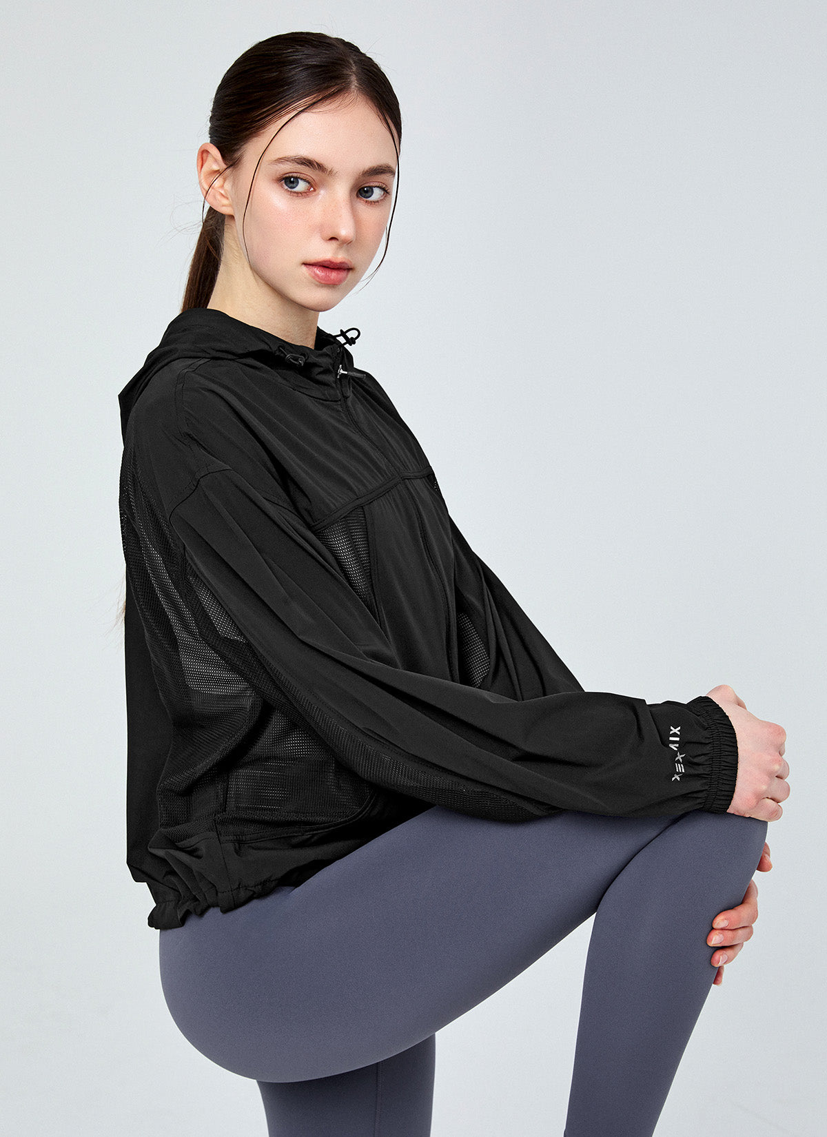 Airy Mesh Hood Crop Windbreaker