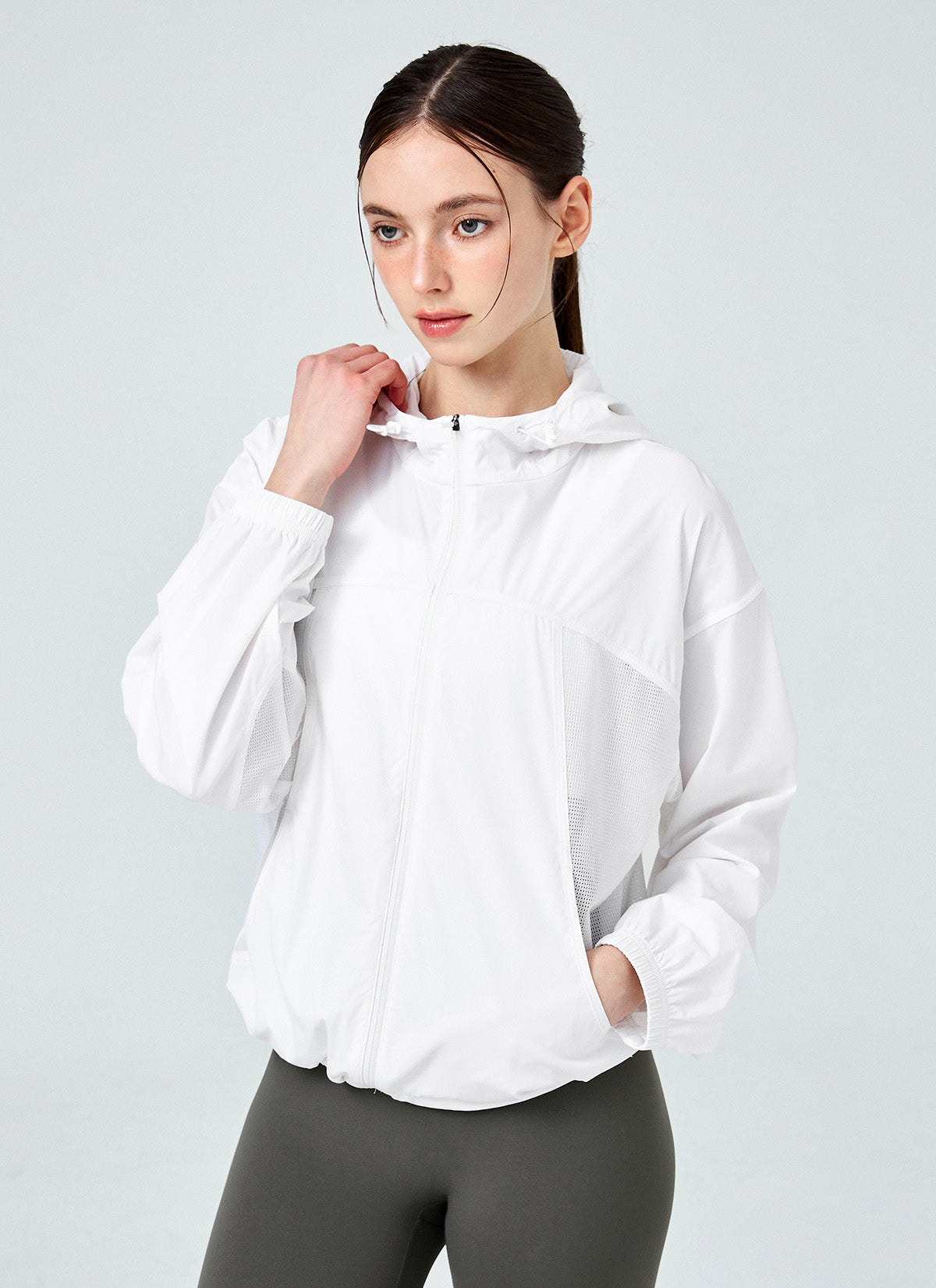 Airy Mesh Hood Crop Windbreaker