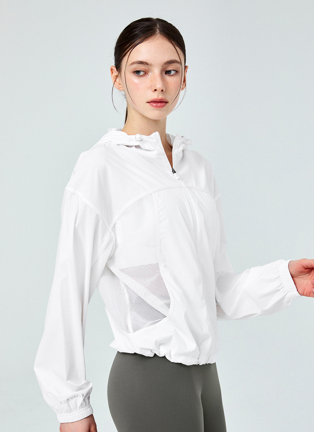 Airy Mesh Hood Crop Windbreaker