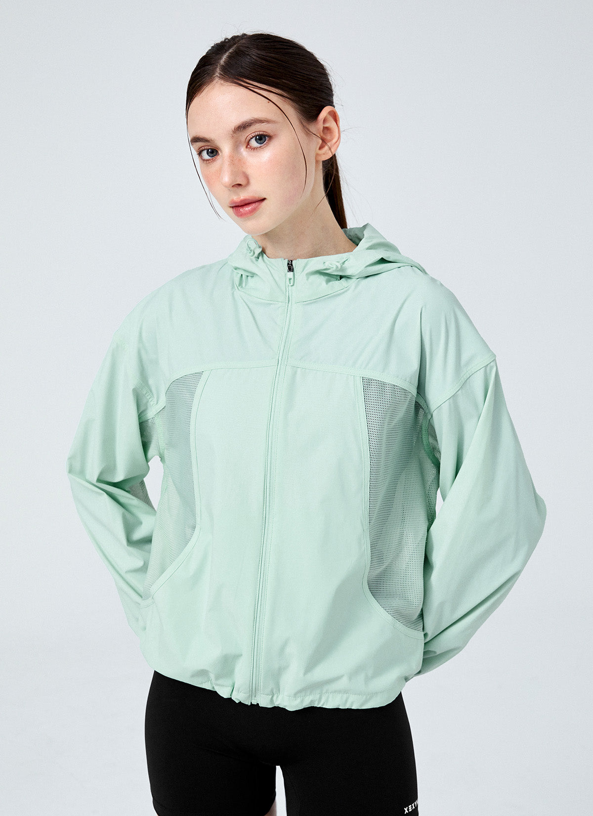 Airy Mesh Hood Crop Windbreaker