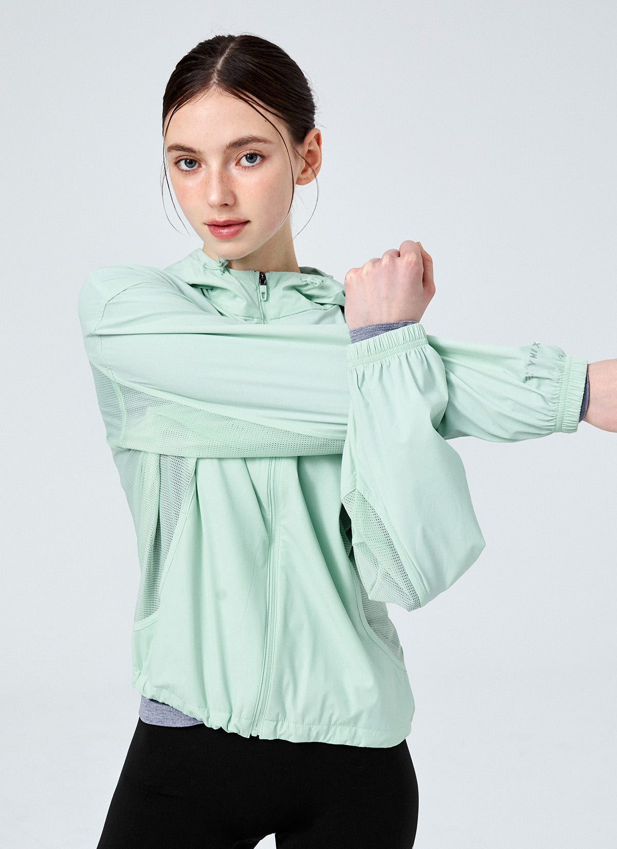 Airy Mesh Hood Crop Windbreaker