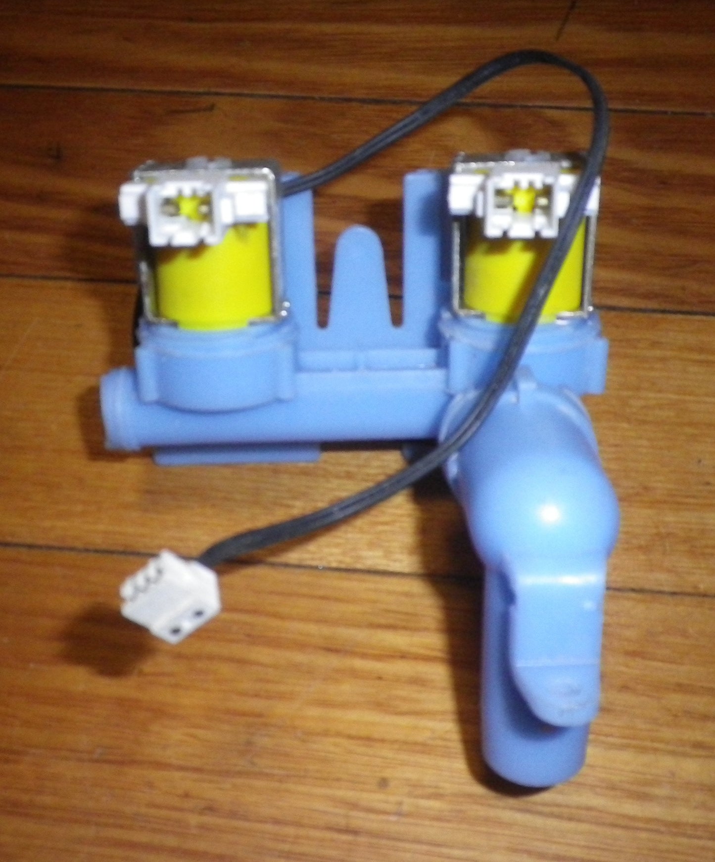 Fisher & Paykel GW512, GW612, GW712 24Volt Dual Blue Inlet Valve Part # FP424353P
