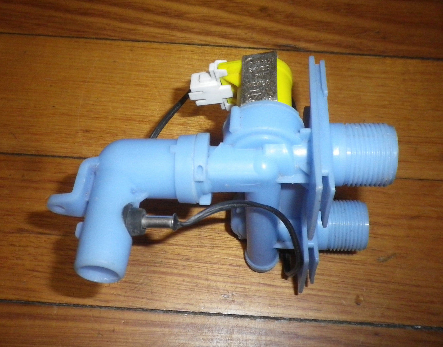 Fisher & Paykel GW512, GW612, GW712 24Volt Dual Blue Inlet Valve Part # FP424353P