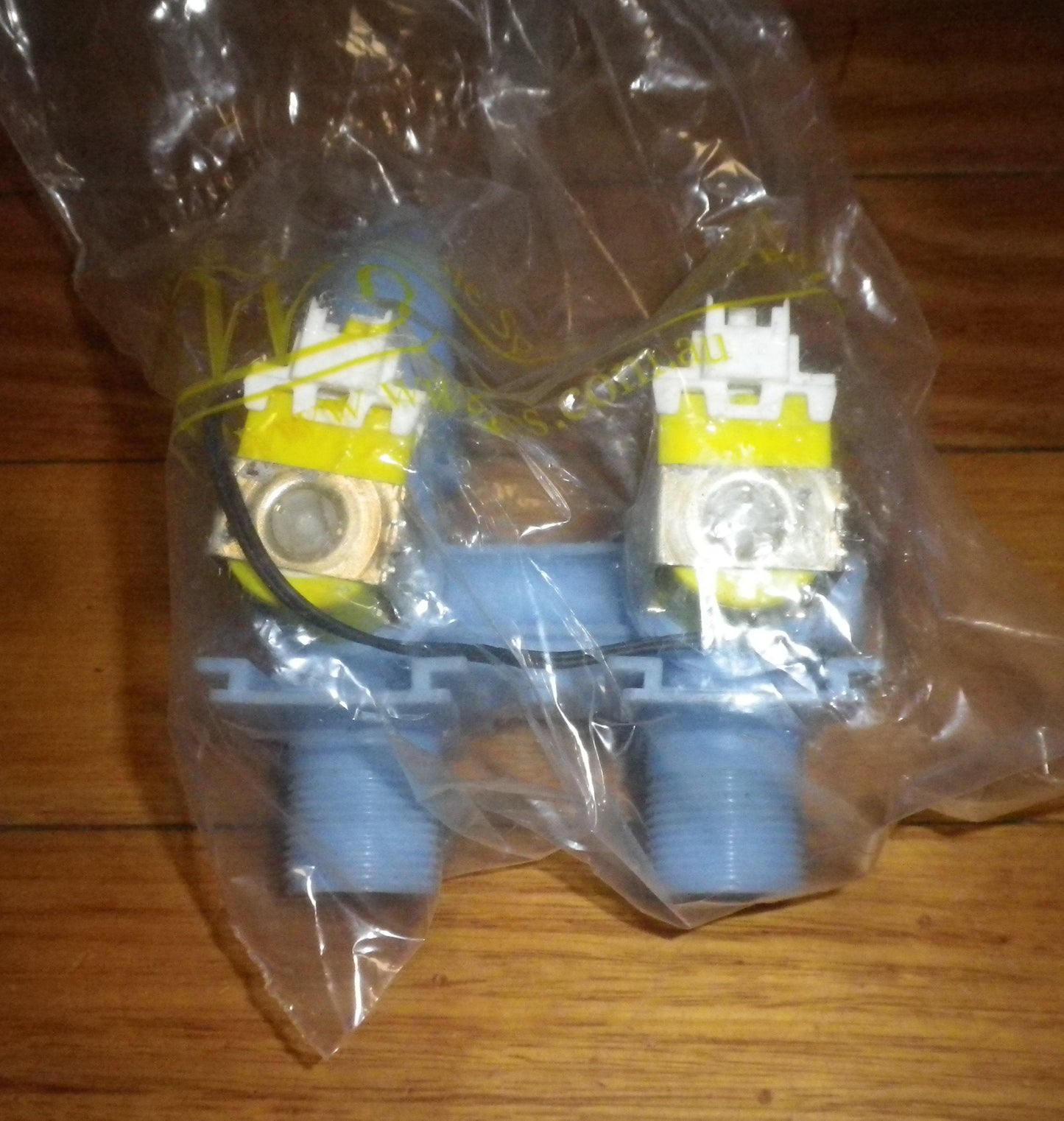 Fisher & Paykel GW512, GW612, GW712 24Volt Dual Blue Inlet Valve Part # FP424353P