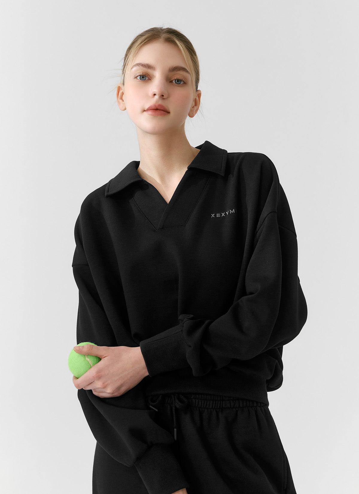 Mild Logo Collar Crop Sweatshirt