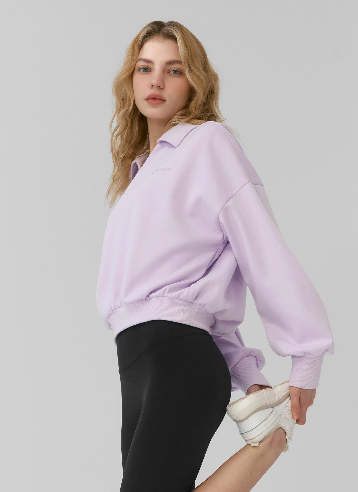 Mild Logo Collar Crop Sweatshirt