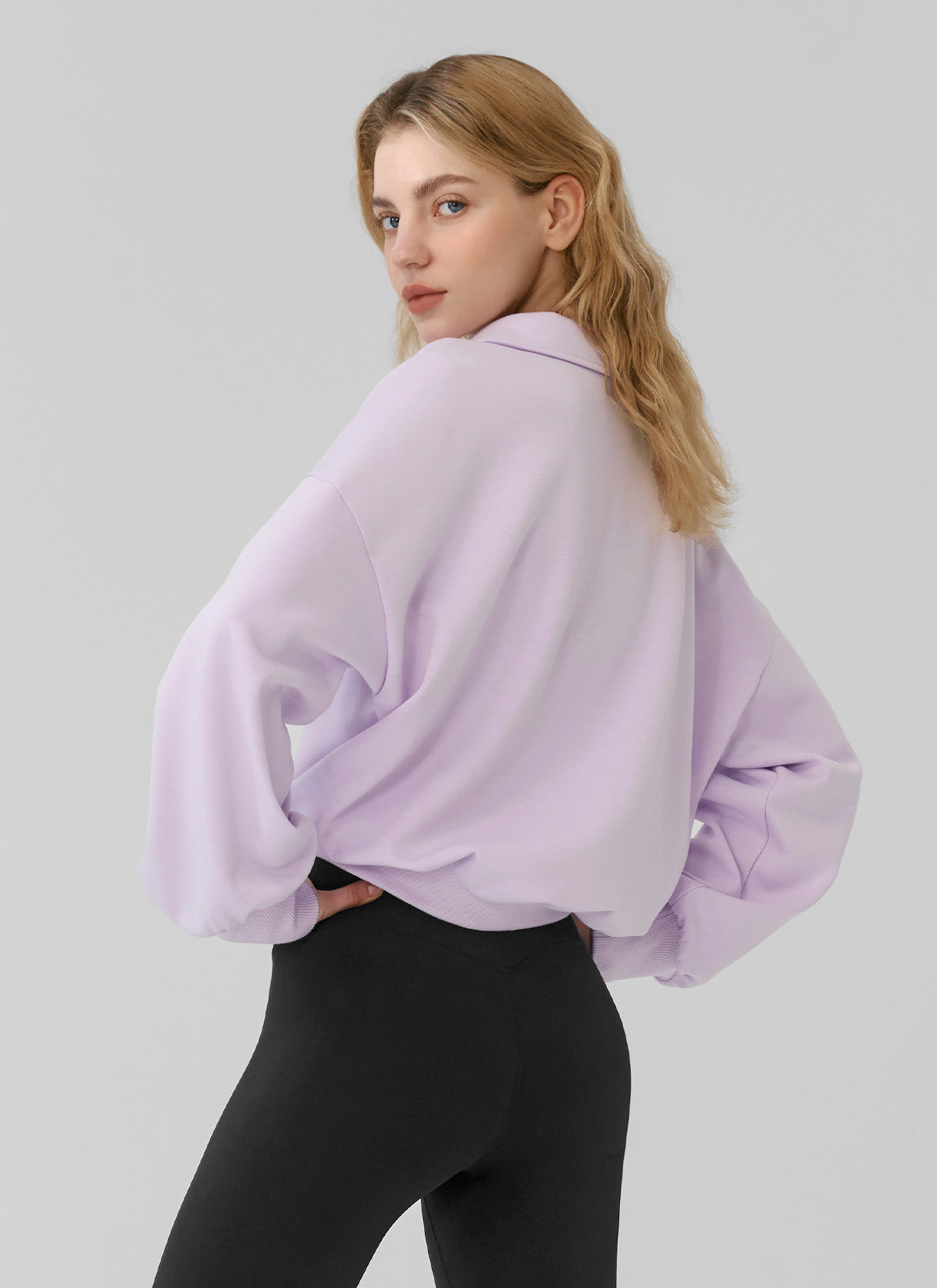 Mild Logo Collar Crop Sweatshirt