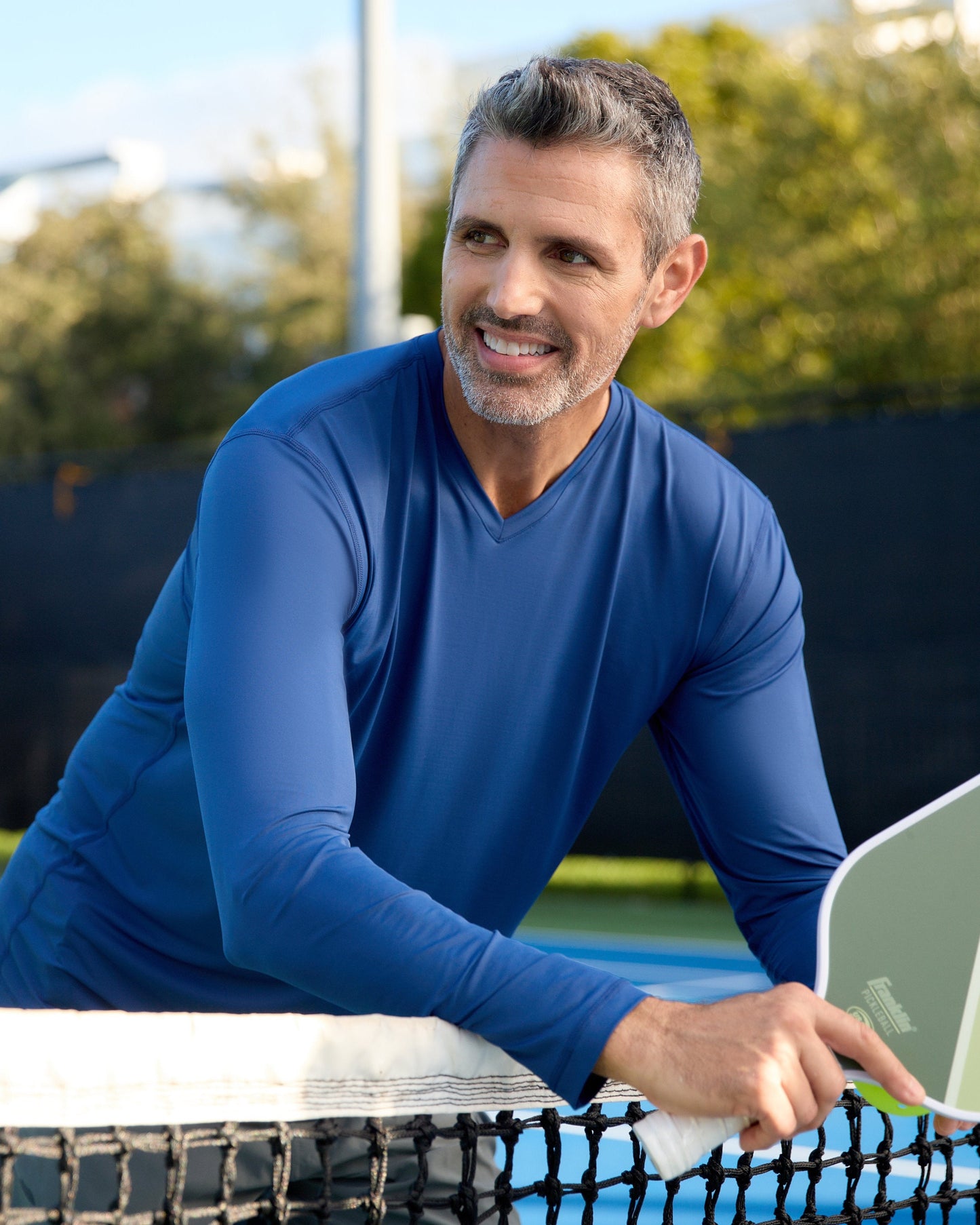 MEN'S PERFORMANCE V-NECK (12003)