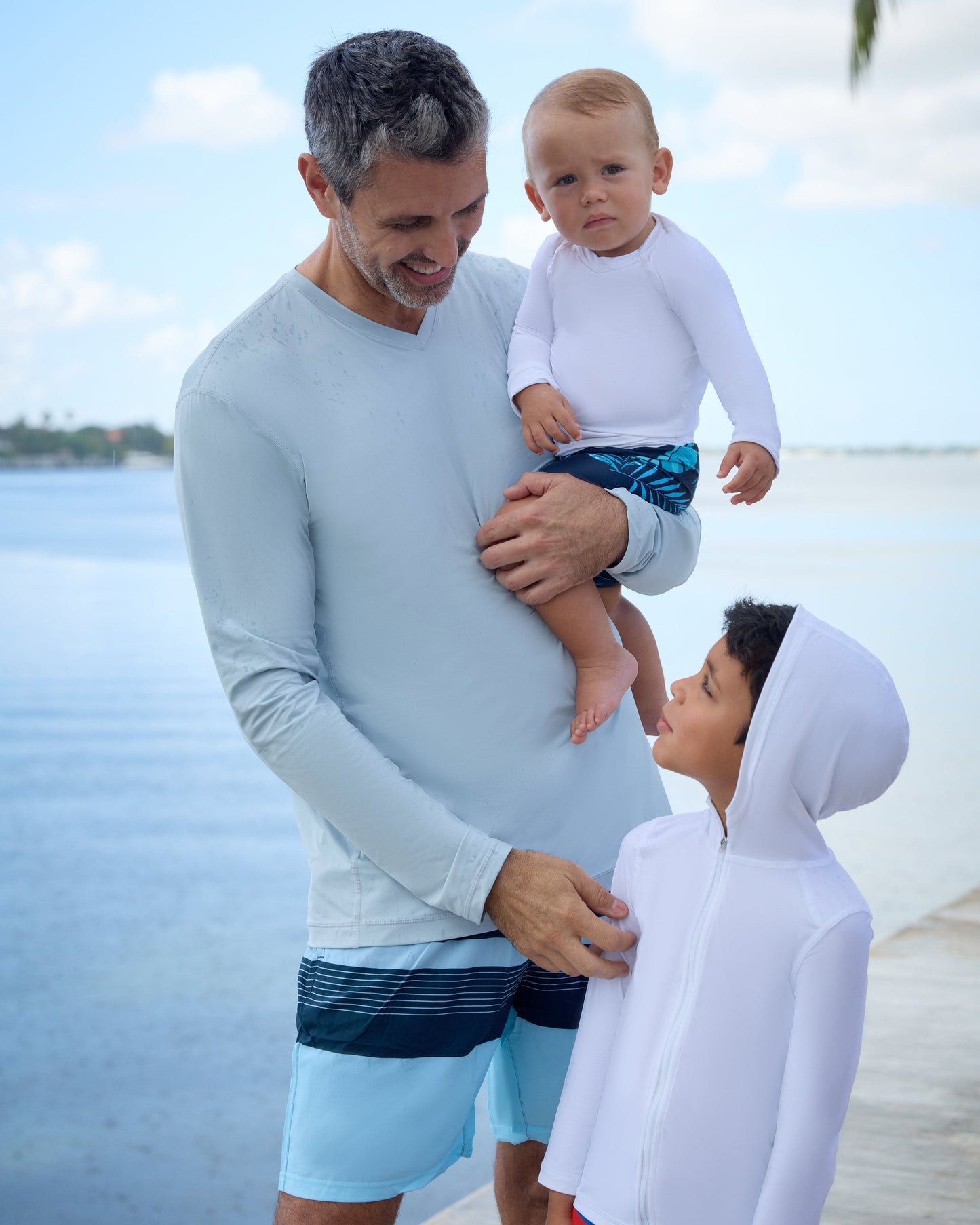 MEN'S PERFORMANCE V-NECK (12003)