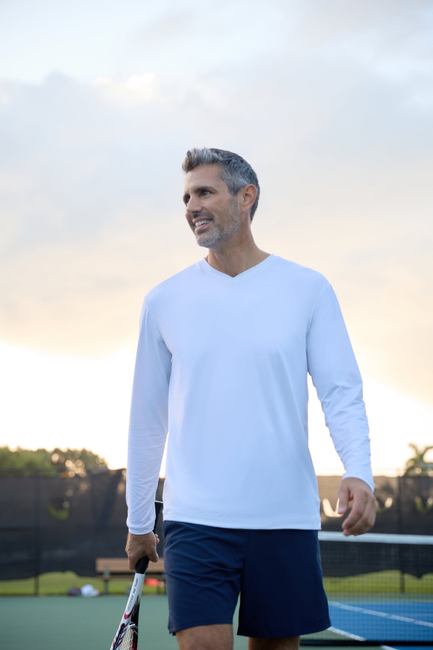 MEN'S PERFORMANCE V-NECK (12003)