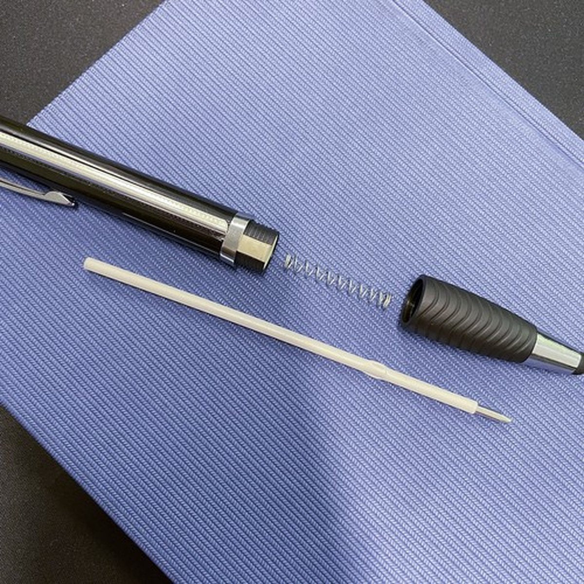 Set van 6 Pennen Met Uitschuifbare Notitie - Spiekpen - 3 x zwart + 3 x blauw