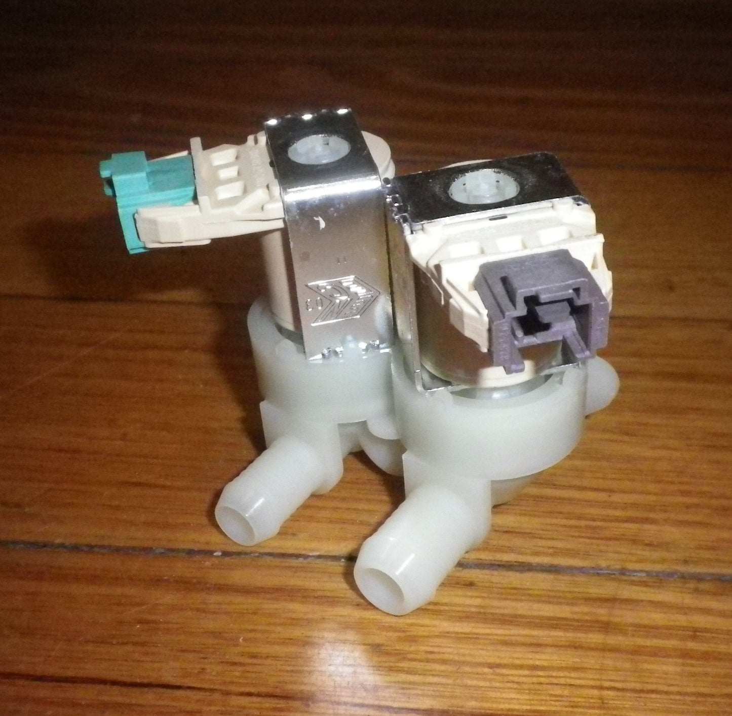 Dual Inlet Valve suits Simpson, Westinghouse Front Load Washers - Part # 140001921042