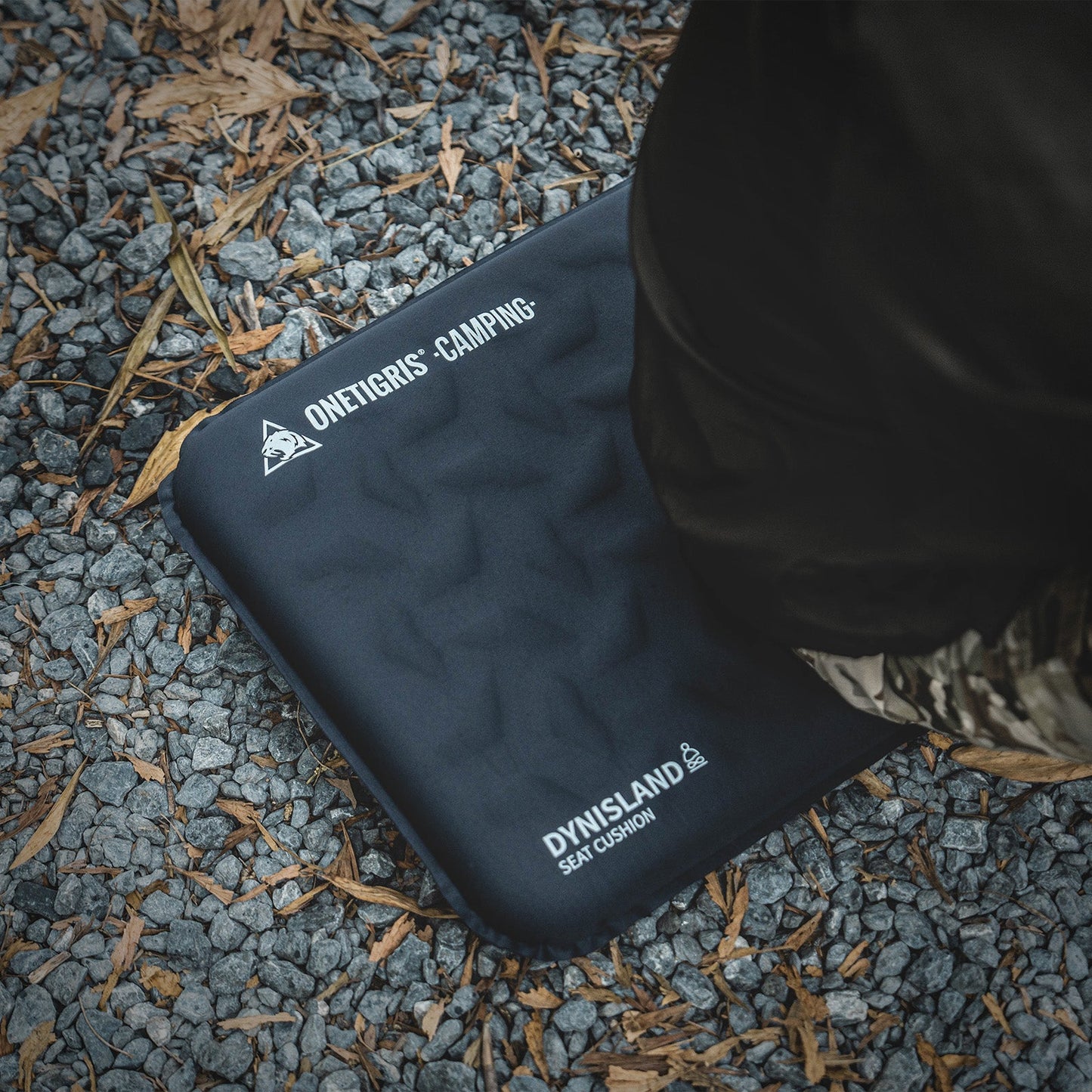 DYNISLAND SELF-INFLATING SEAT CUSHION