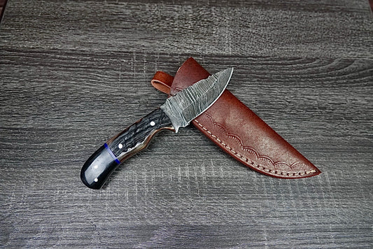 Handmade Damascus Steel Hunting Survival EDC knife Horn Handle, Leather Sheath