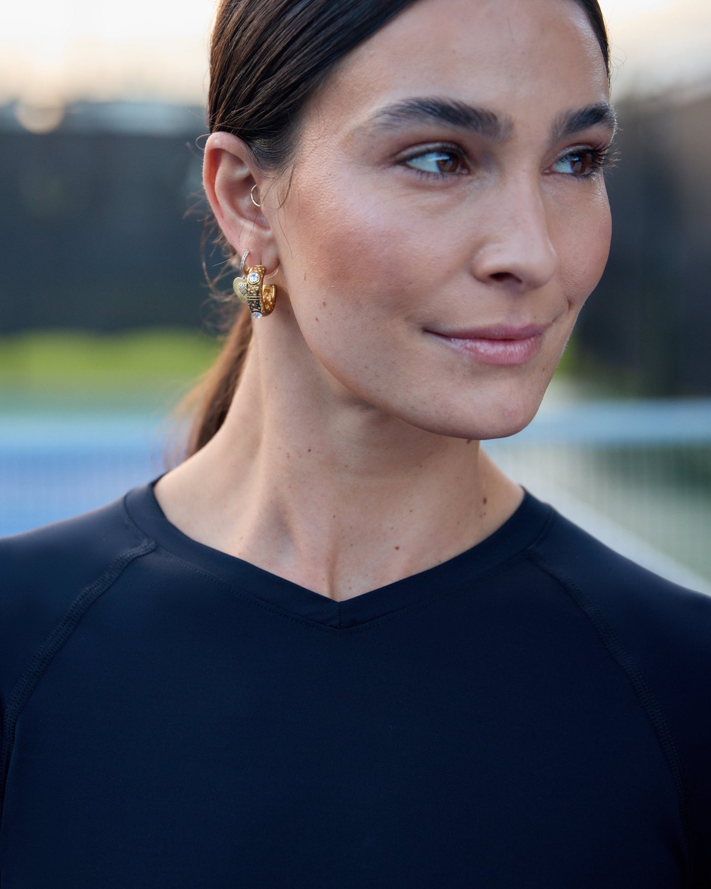 WOMEN'S ACTIVE V-NECK (2002)