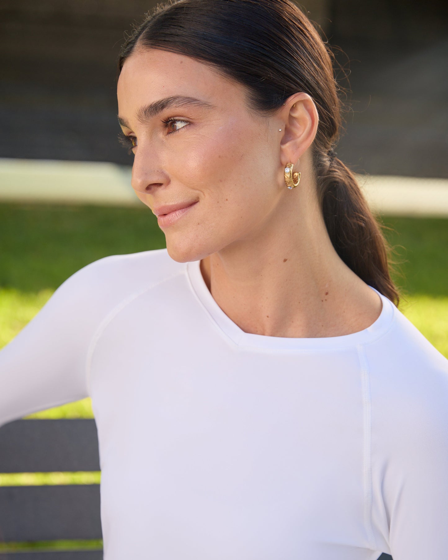 WOMEN'S ACTIVE V-NECK (2002)