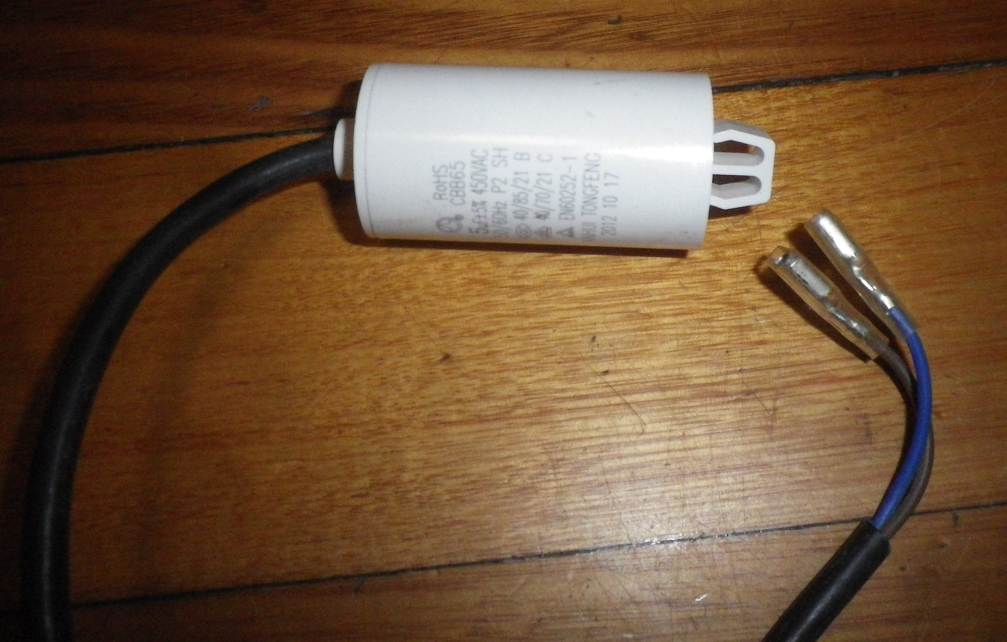 Hisense, Haier Fridge / Freezer 5uF 450VAC Start Capacitor - Part # 248879