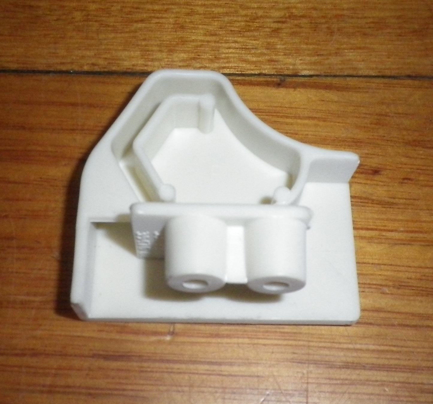 Chef Short White Righthand Oven Handle End - Part No. 41044