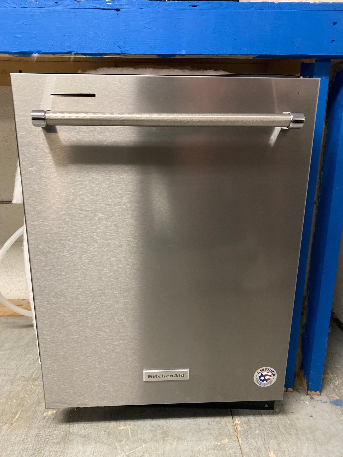 Kitchenaid 24” stainless steel Dishwasher w/ 3rd rack