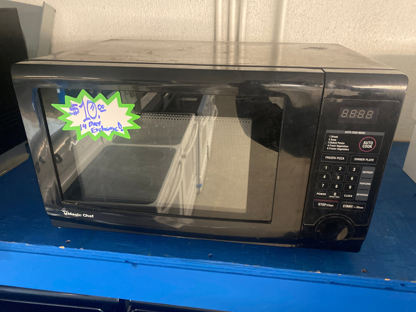 Magic Chef counter Top Microwave