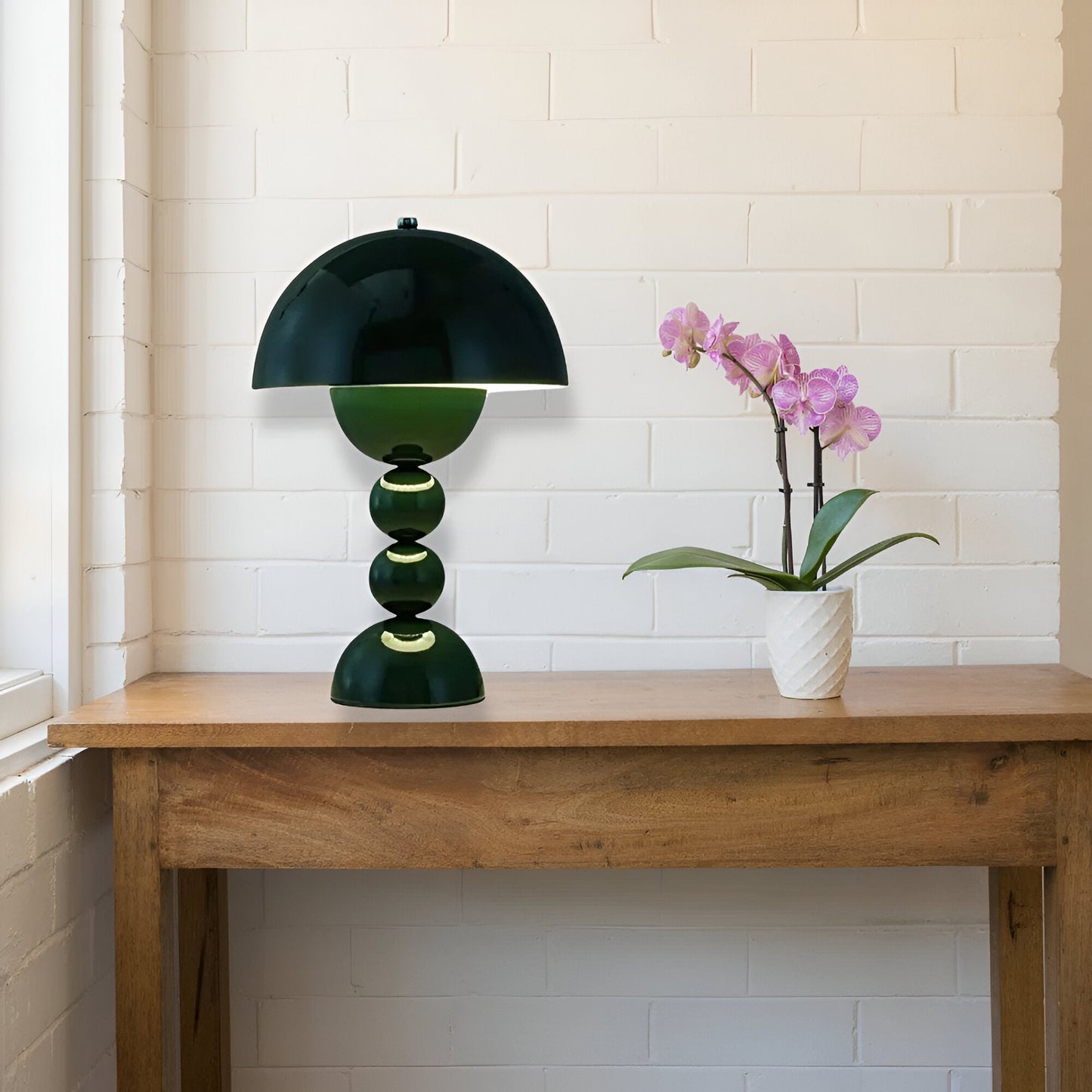 Wireless Bud Table Lamp With Stacked Sphere Base