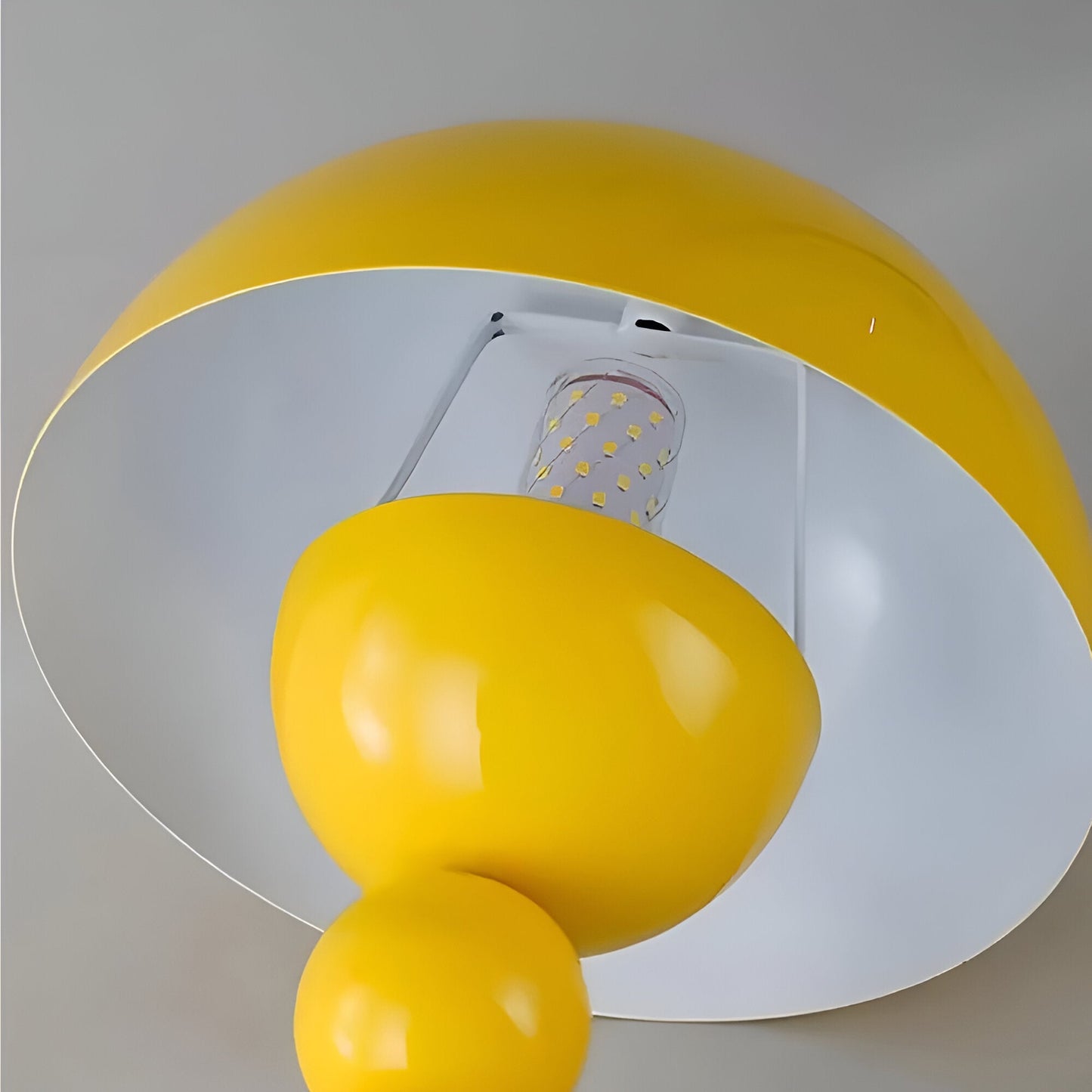 Wireless Bud Table Lamp With Stacked Sphere Base