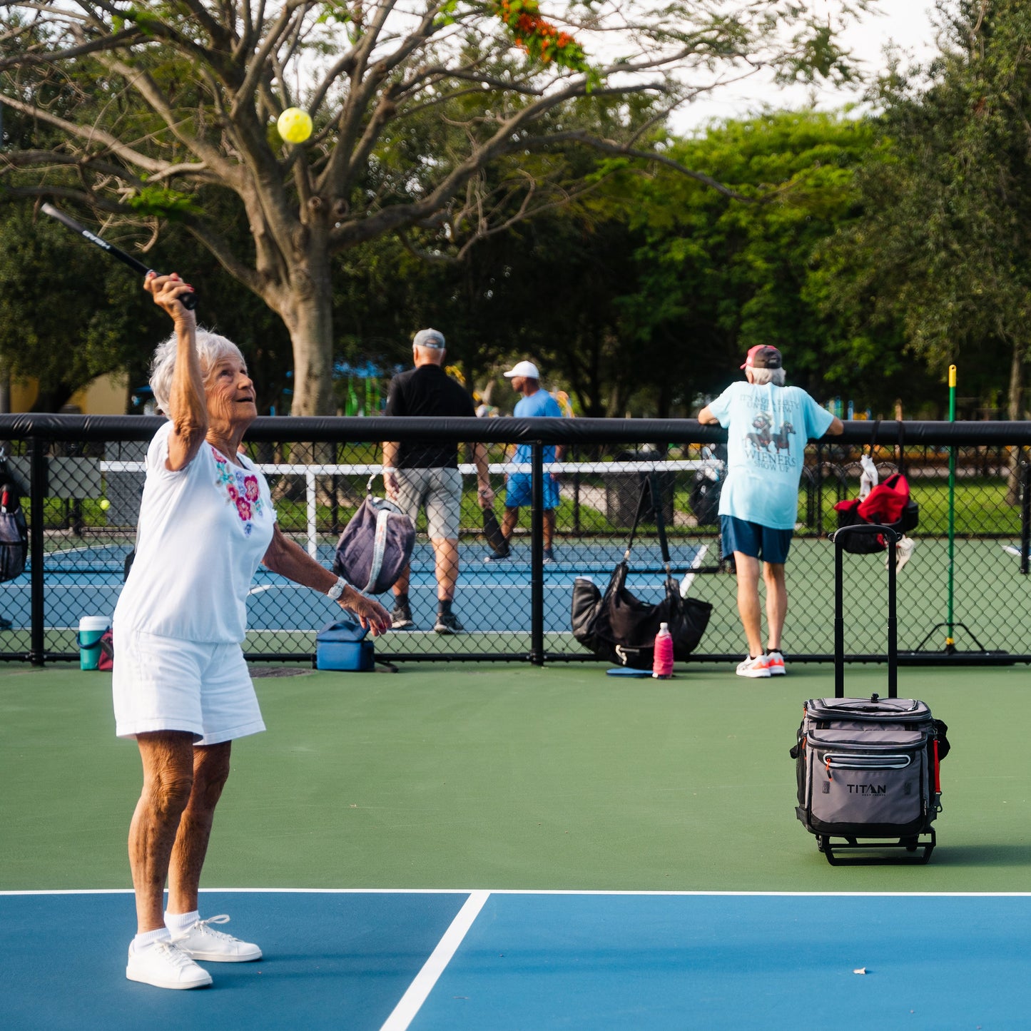 60 (50+10) Can Wheeled Cooler