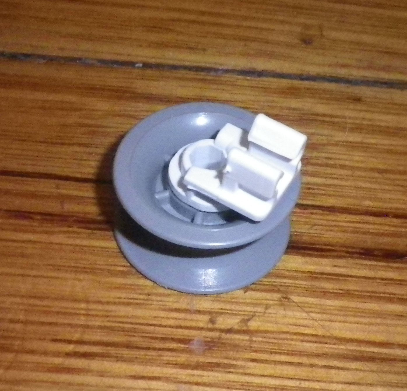 Bosch SMU Series Compatible Dishwasher Upper Basket Wheel - Part # 611666NG