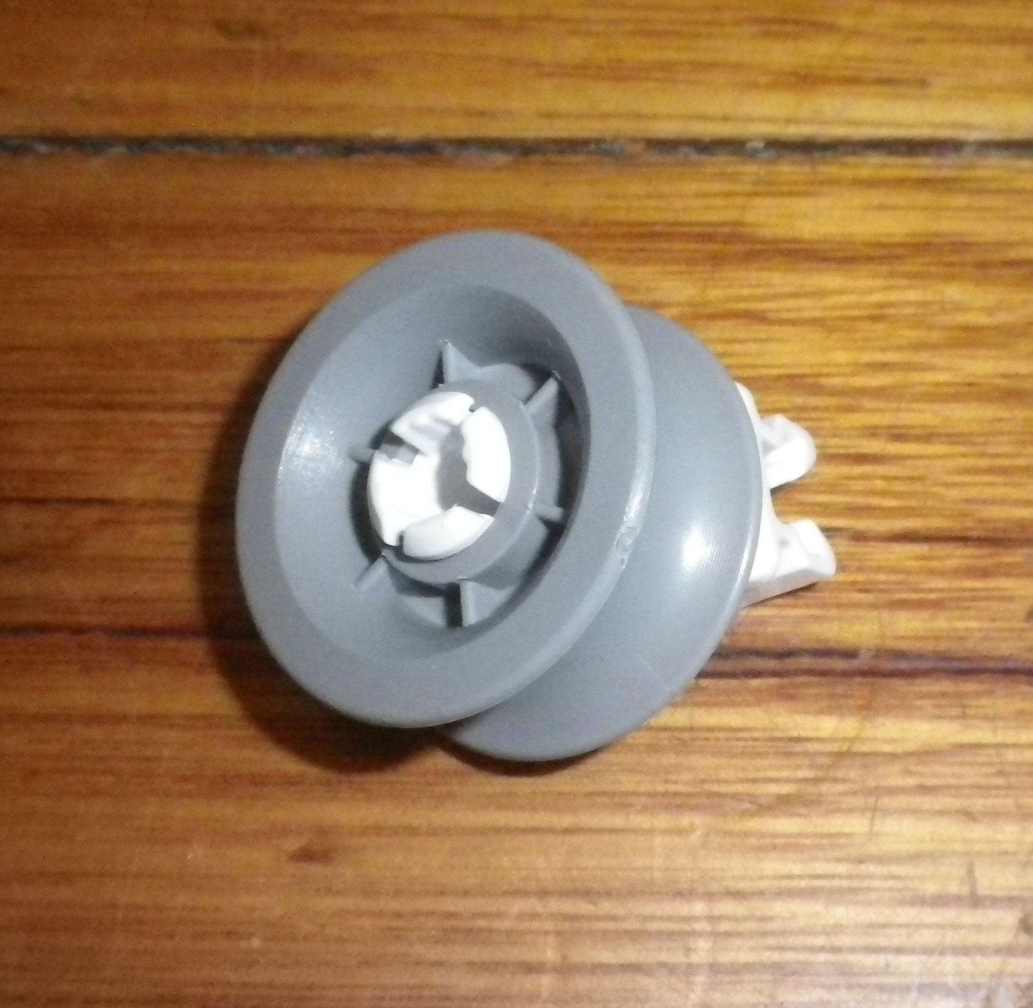 Bosch SMU Series Compatible Dishwasher Upper Basket Wheel - Part # 611666NG