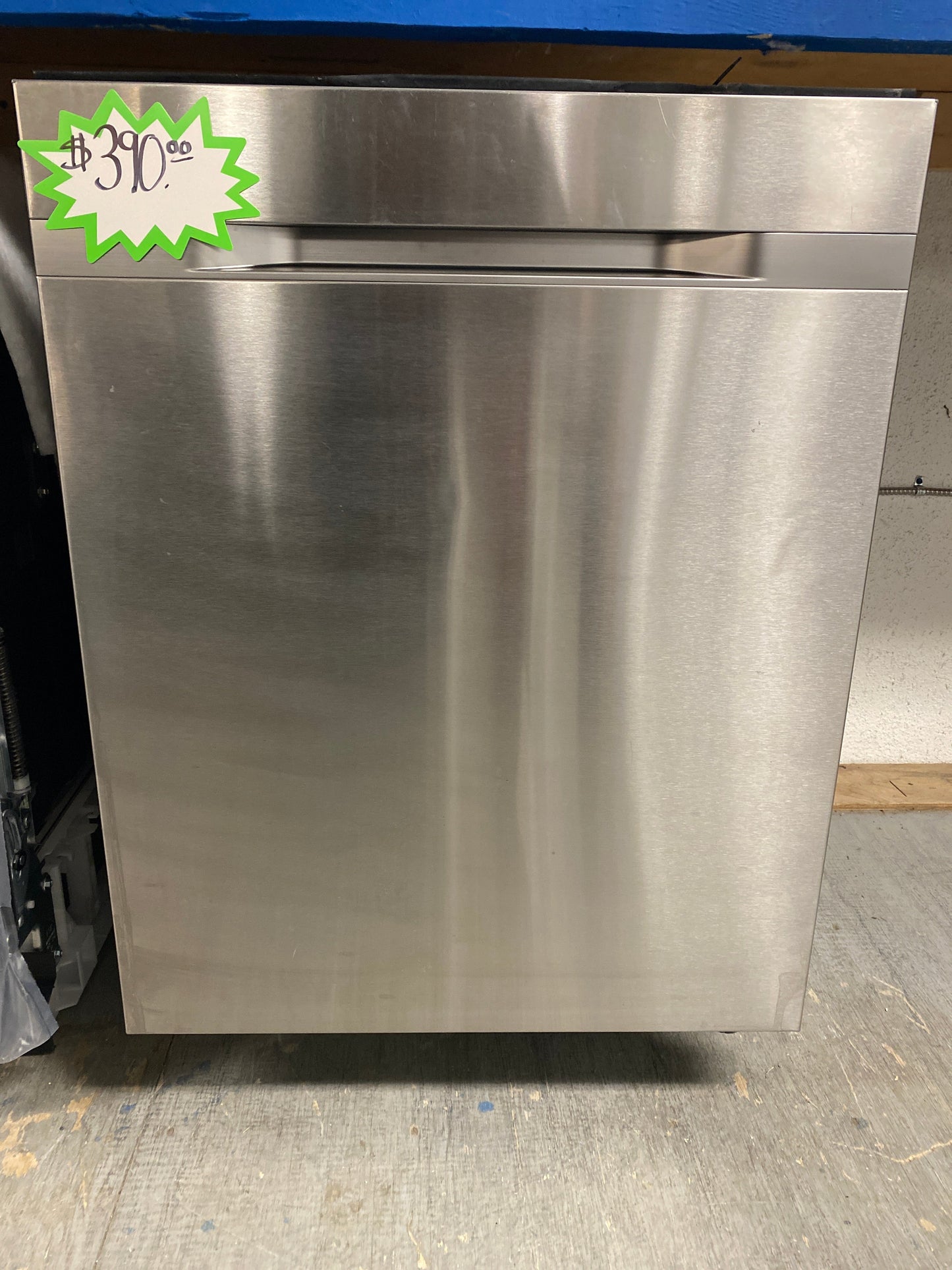 Samsung stainless steel 24” Top-Control Dishwasher w/ 3rd rack