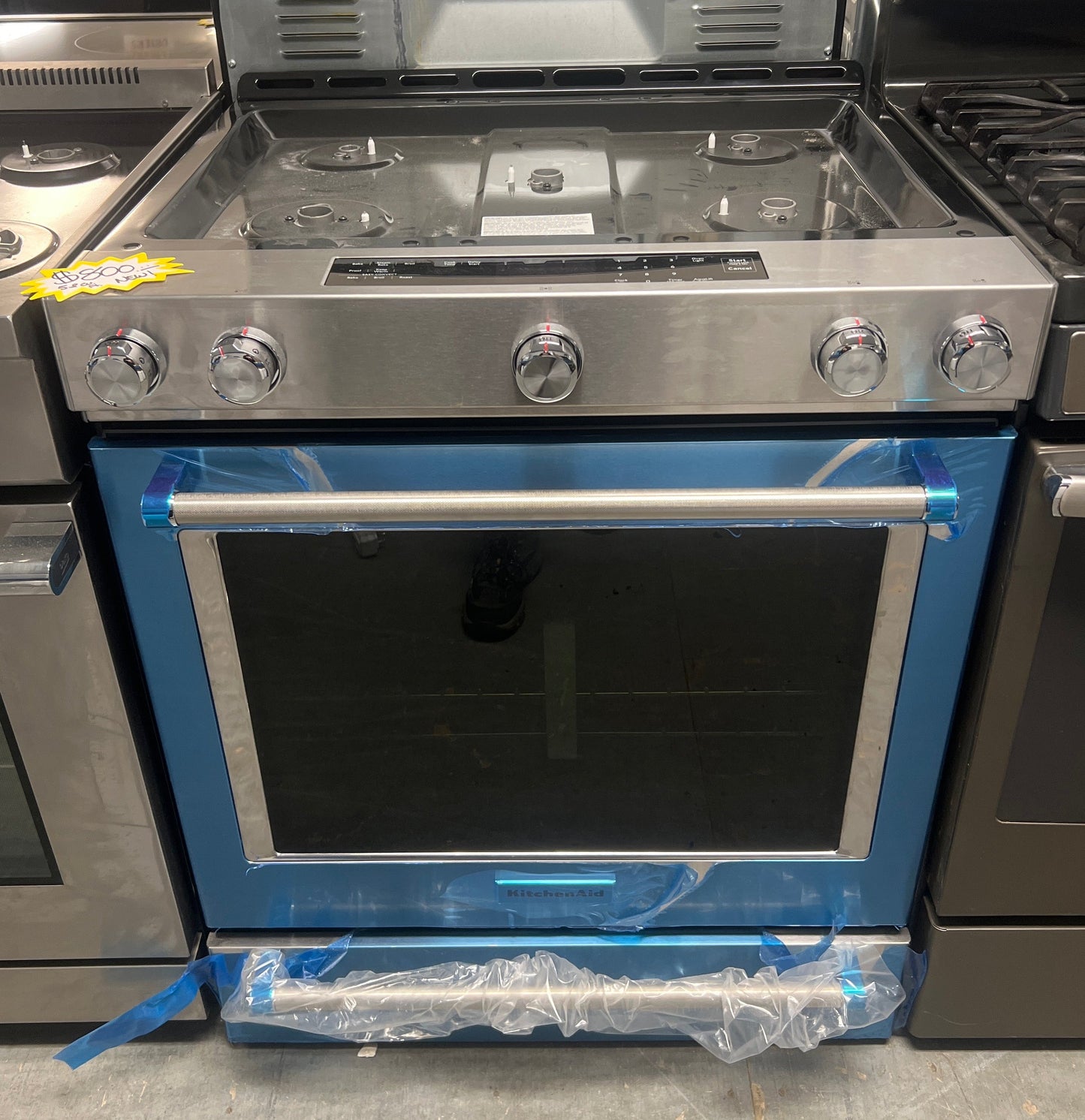 NEW!! Kitchenaid Gas Range 5.8 cu. ft.