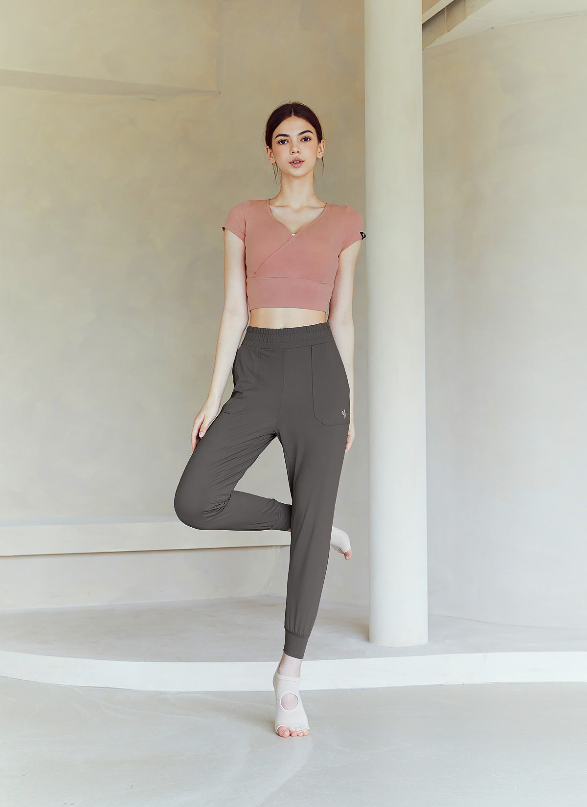 [Only New Member]Medium Feather In-Band Jogger Pants