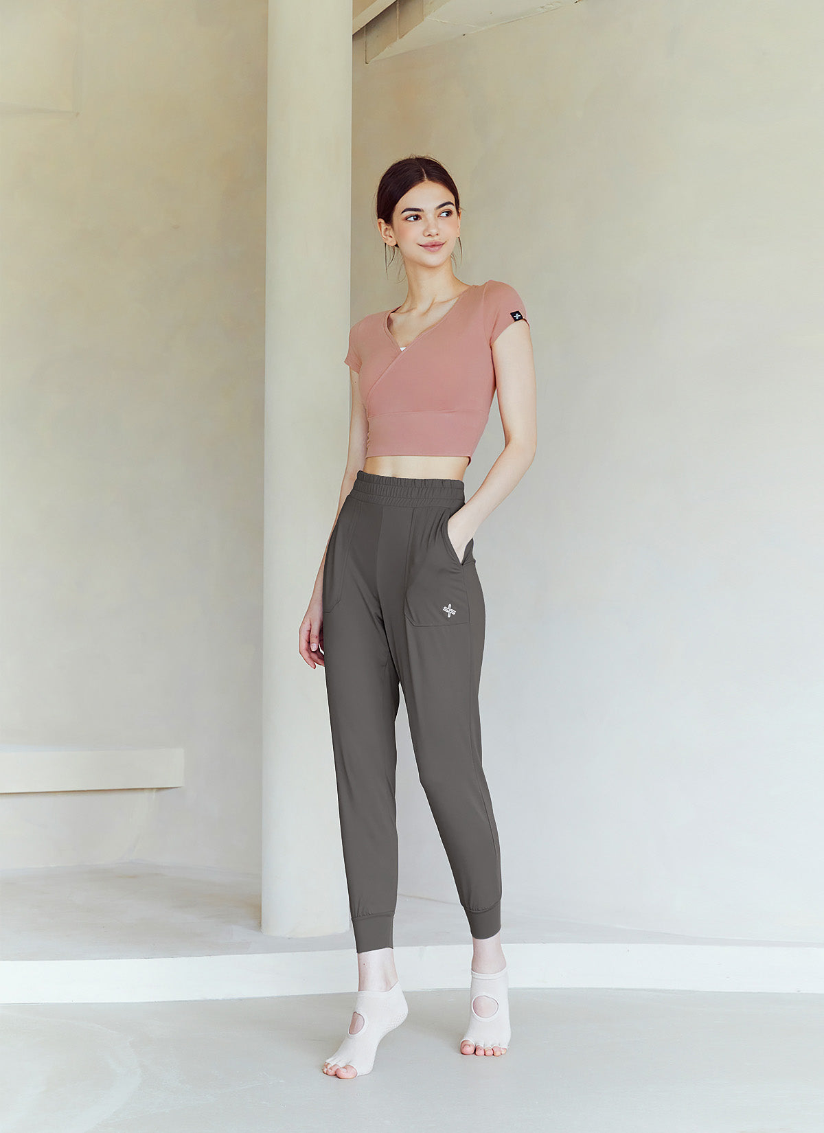 [Only New Member]Medium Feather In-Band Jogger Pants