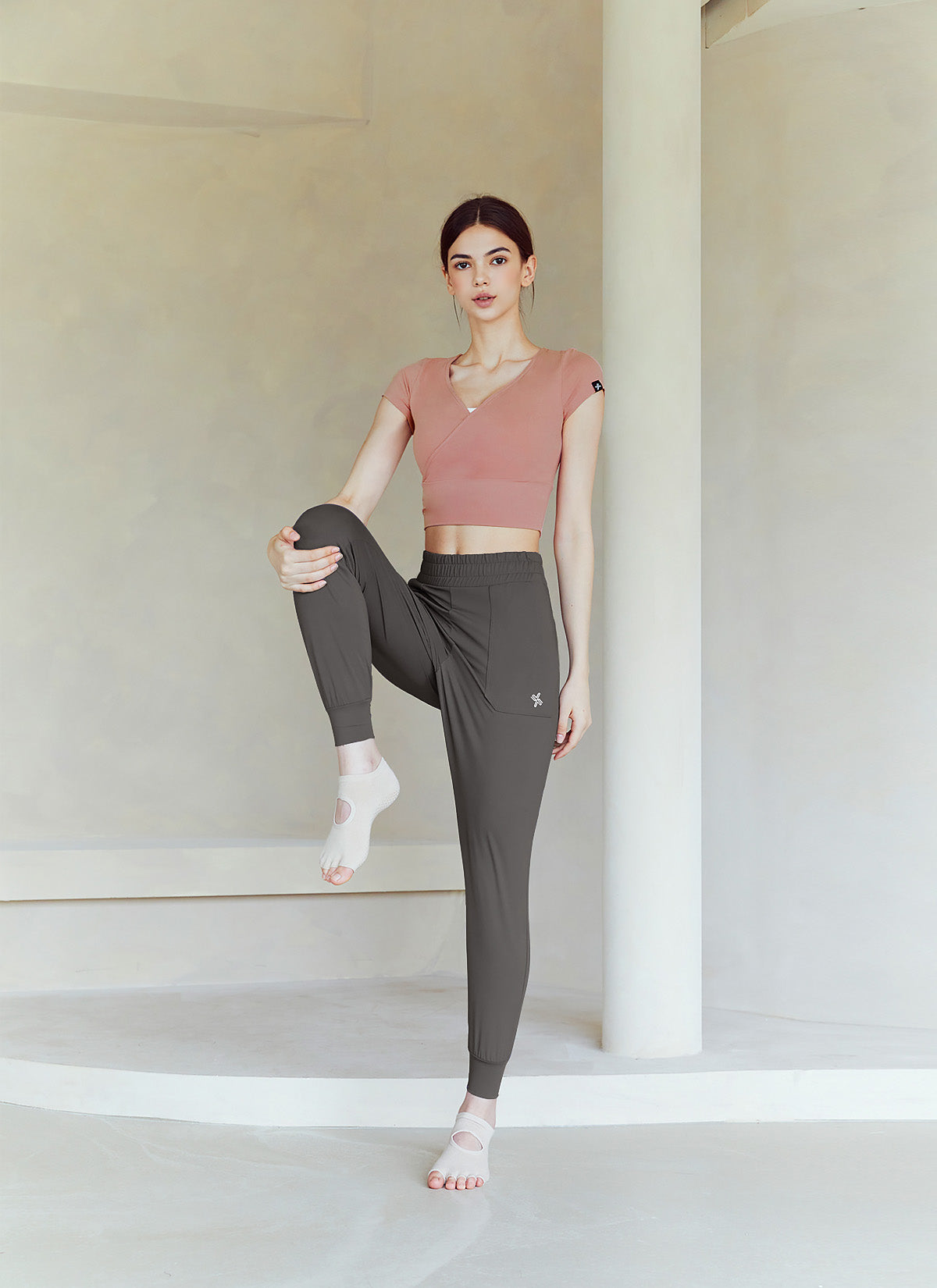 [Only New Member]Medium Feather In-Band Jogger Pants
