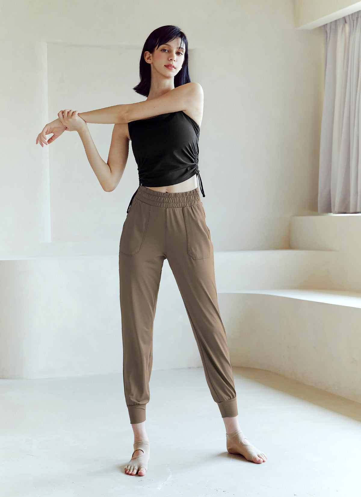 [Only New Member]Medium Feather In-Band Jogger Pants