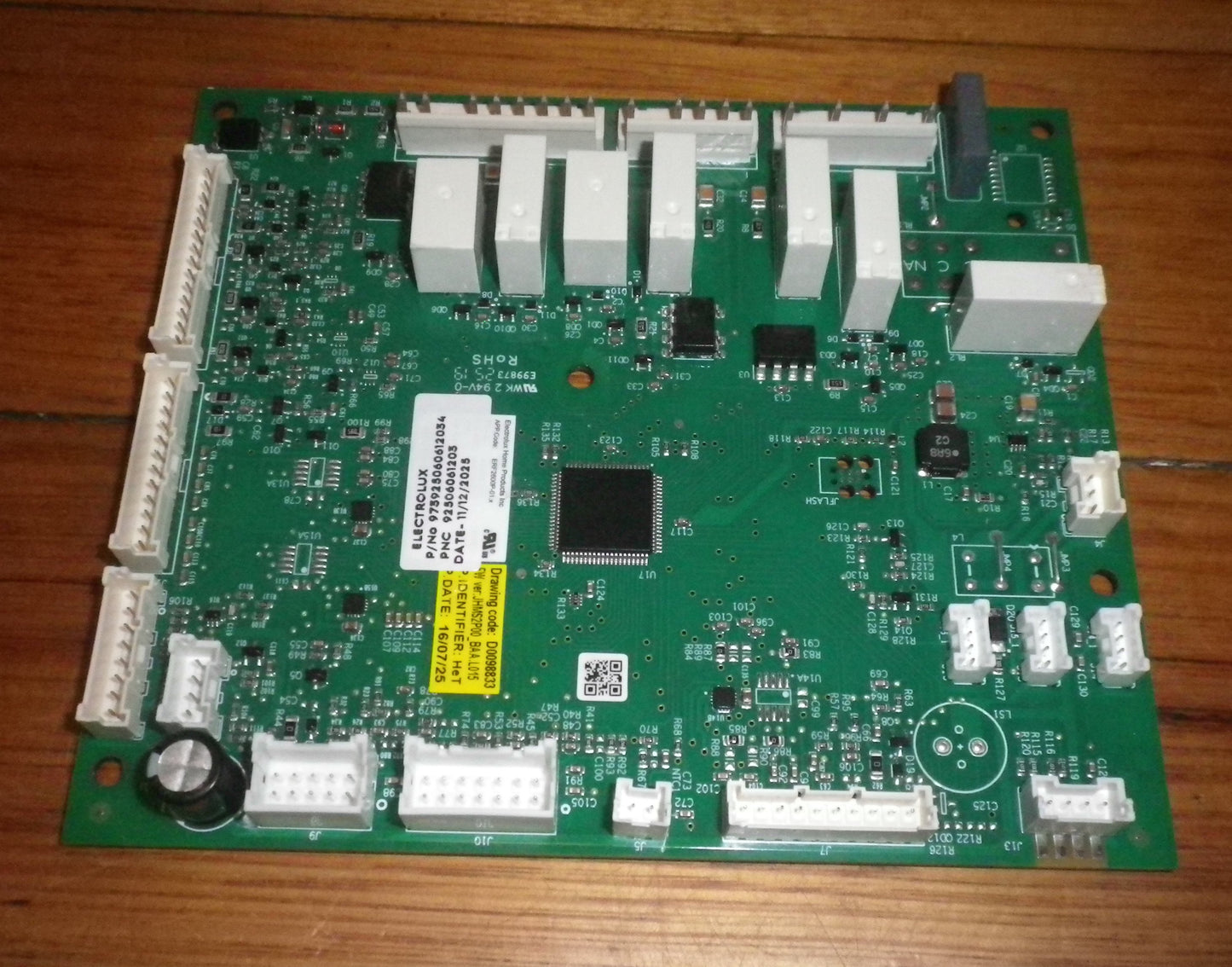 Westinghouse WQE6870BA Fridge Main Control Module PCB - Part # 973925060612034