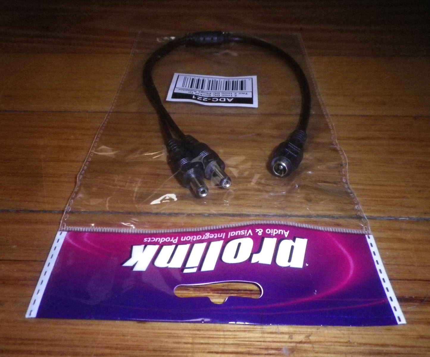 DC Plug Splitter Lead - 2.1mm DC Socket to 2 X 2.1mm DC Plug - Part # ADC221
